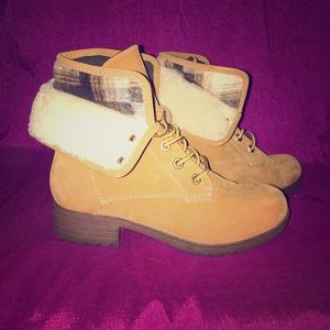 Camel colored boot